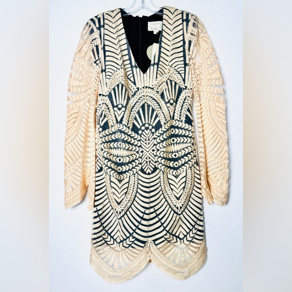 Nicole Miller Artelier Dress NWT Size 2 Embroidered Lined Cream $465 - Picture 2 of 9